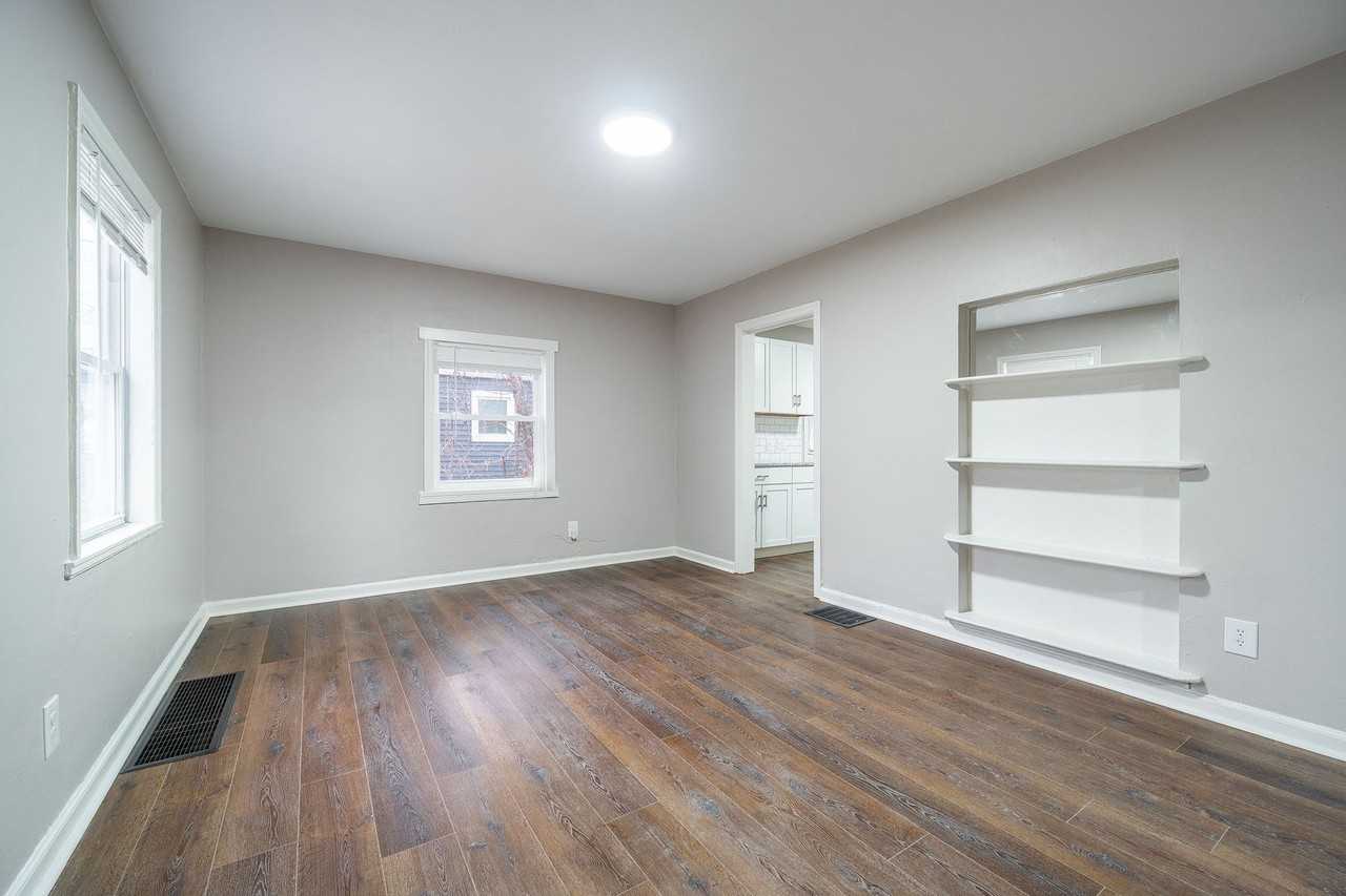 771 E Tulane Rd - Photo 4 of 14