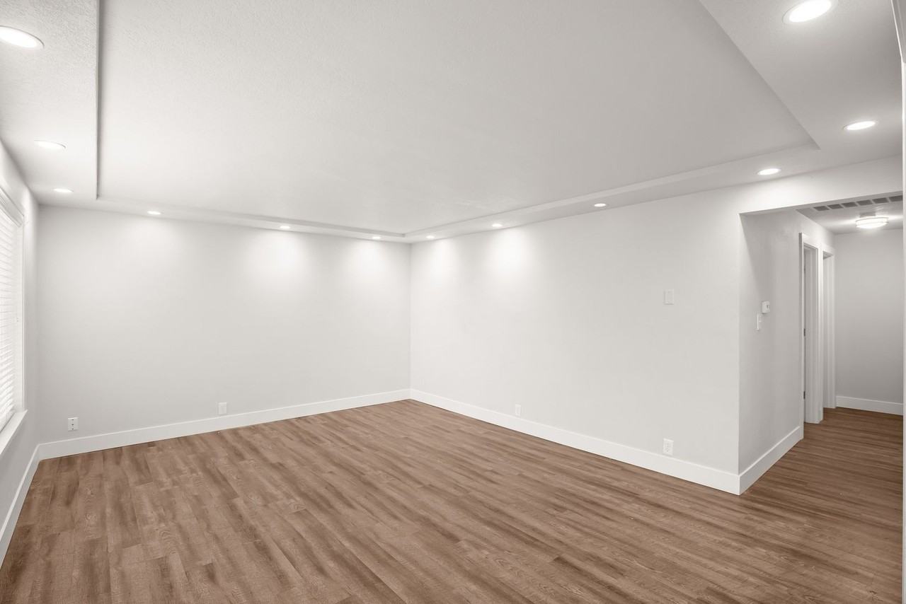 12583 Se 24th Ave - Photo 4 of 21