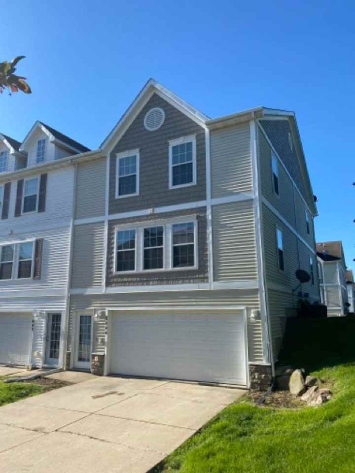 3044 Sw Sharmin Ln - Photo 2 of 16