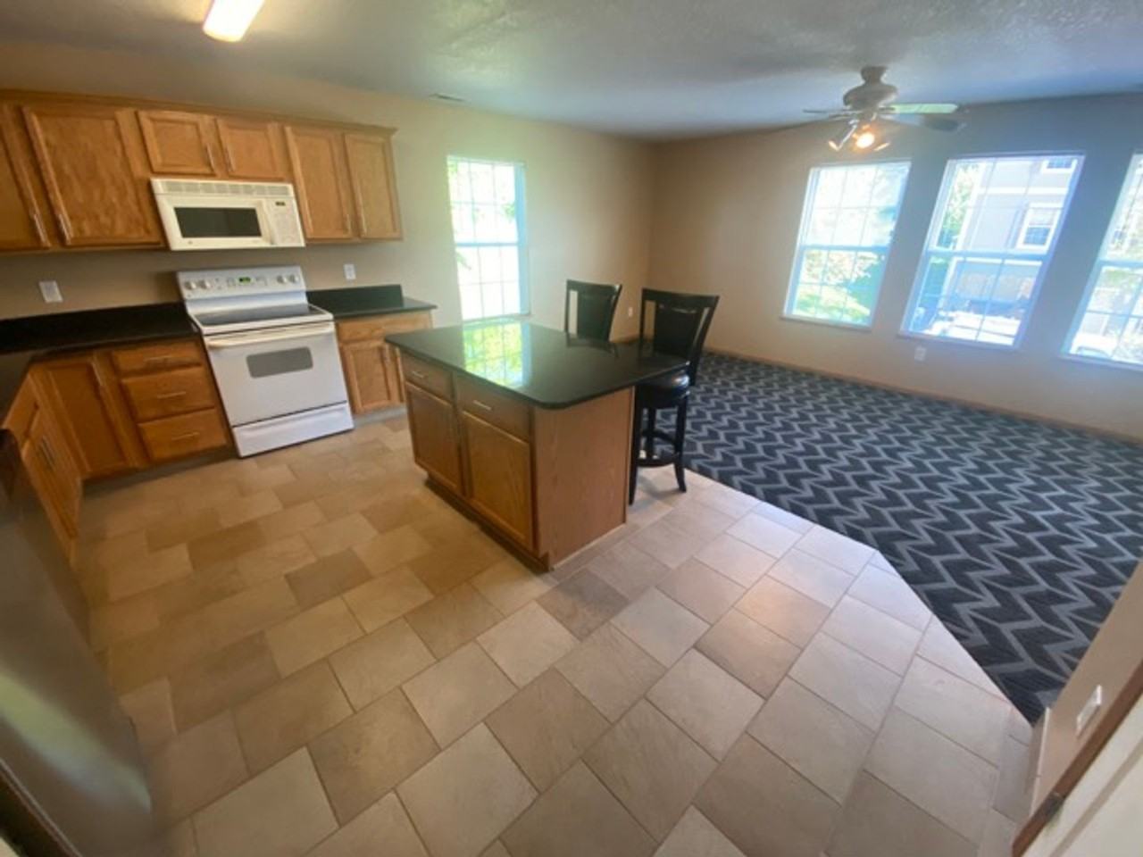 3044 Sw Sharmin Ln - Photo 3 of 16