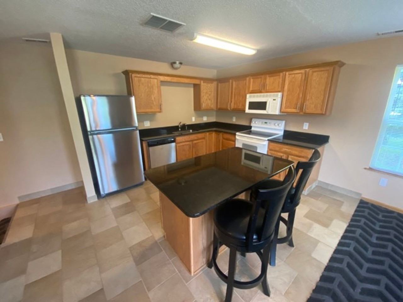 3044 Sw Sharmin Ln - Photo 4 of 16