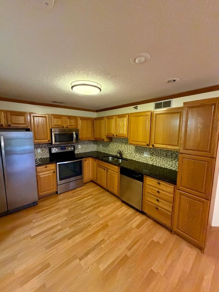 10141 Sutton Dr - Photo 2 of 16