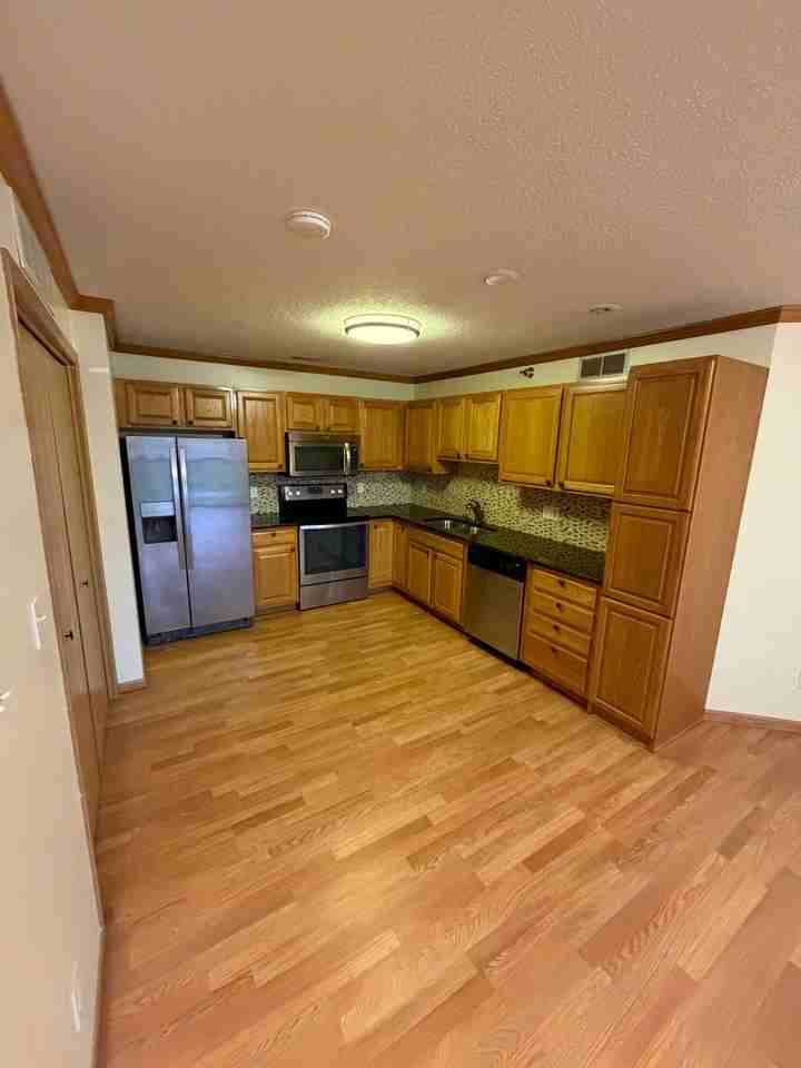 10141 Sutton Dr - Photo 3 of 16