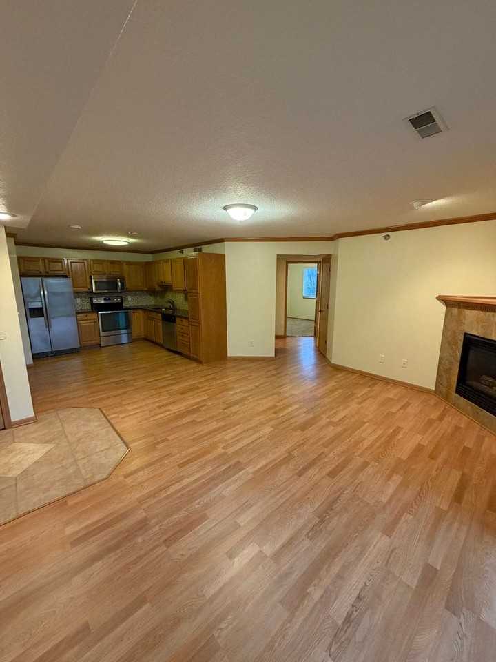 10141 Sutton Dr - Photo 4 of 16