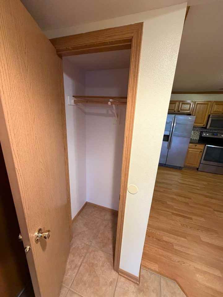 10141 Sutton Dr - Photo 6 of 16