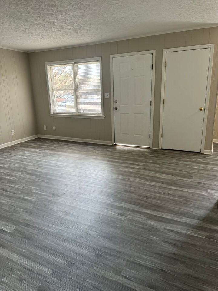 315 Oakland Ave - Photo 2 of 6