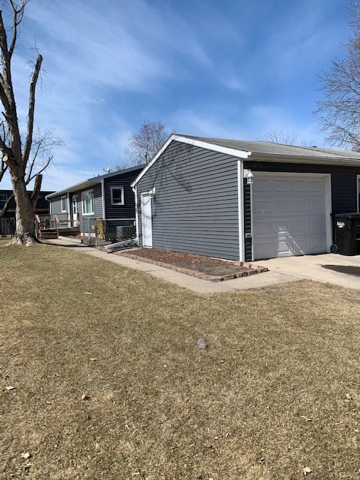 1471 W Gateway Cir S - Photo 2 of 14