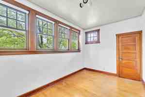 featured image of 1931 E Kenwood Blvd