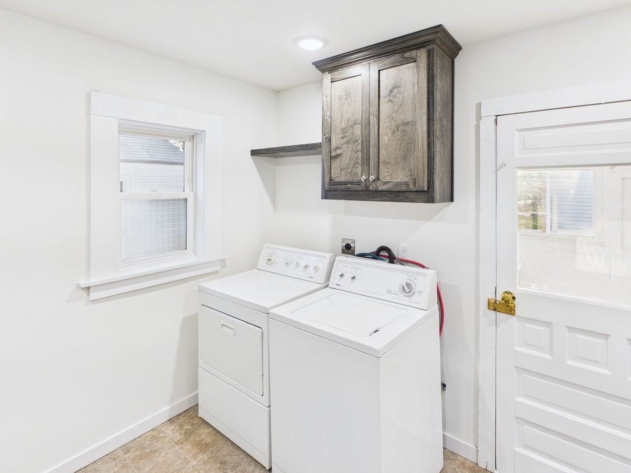 309 W South St - Photo 2 of 10