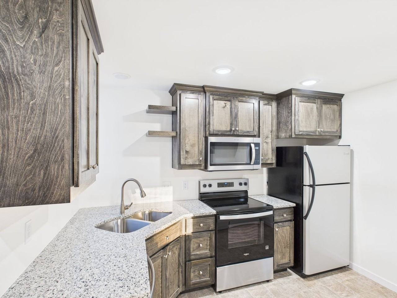 309 W South St - Photo 7 of 10