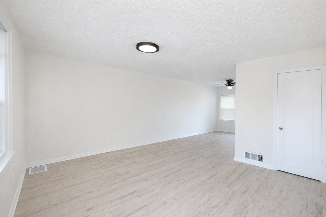 5246 4th St - Photo 3 of 18