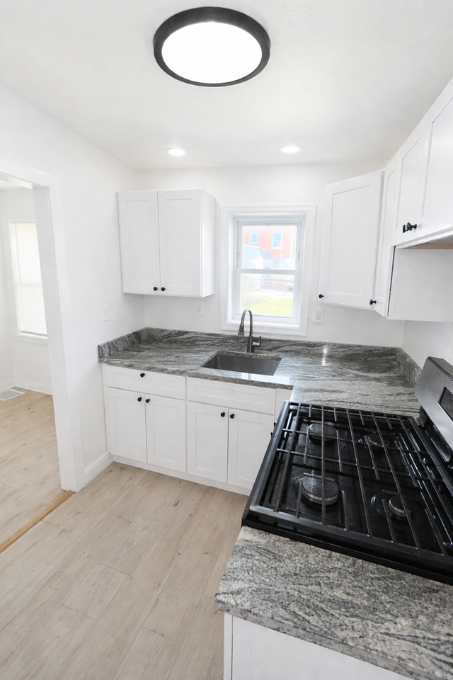 5246 4th St - Photo 5 of 18