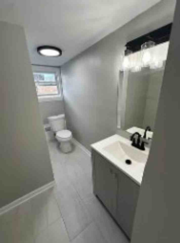 177 Hart St - Photo 4 of 9