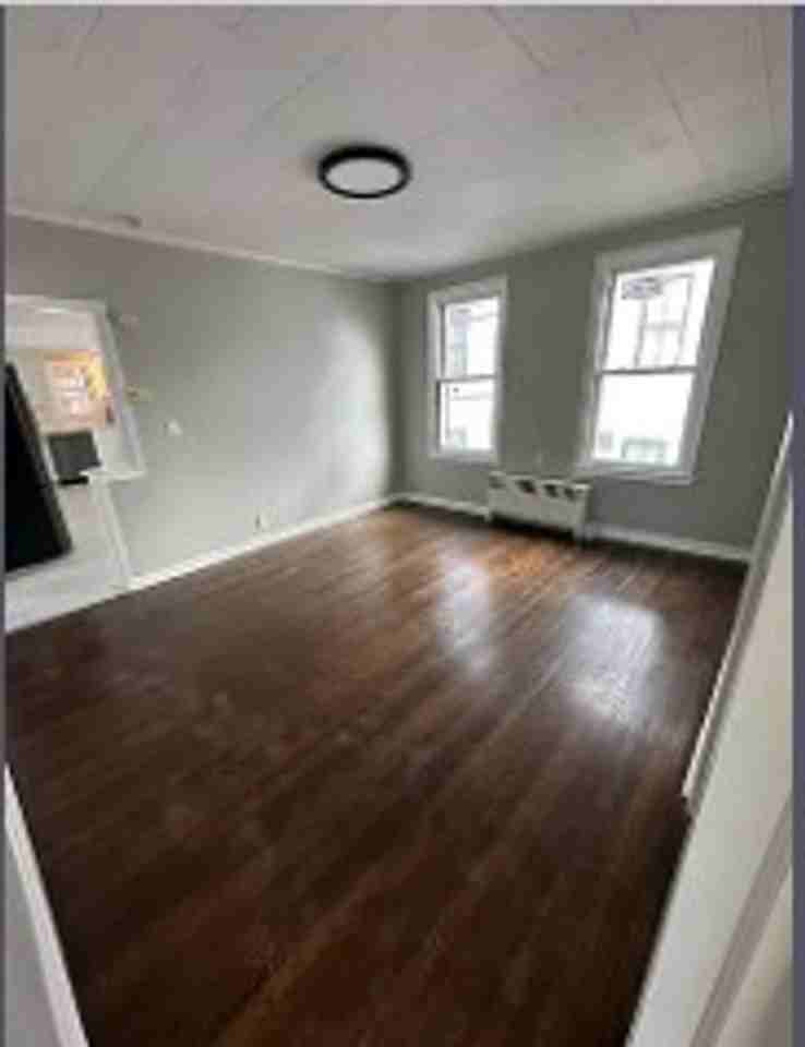 177 Hart St - Photo 6 of 9