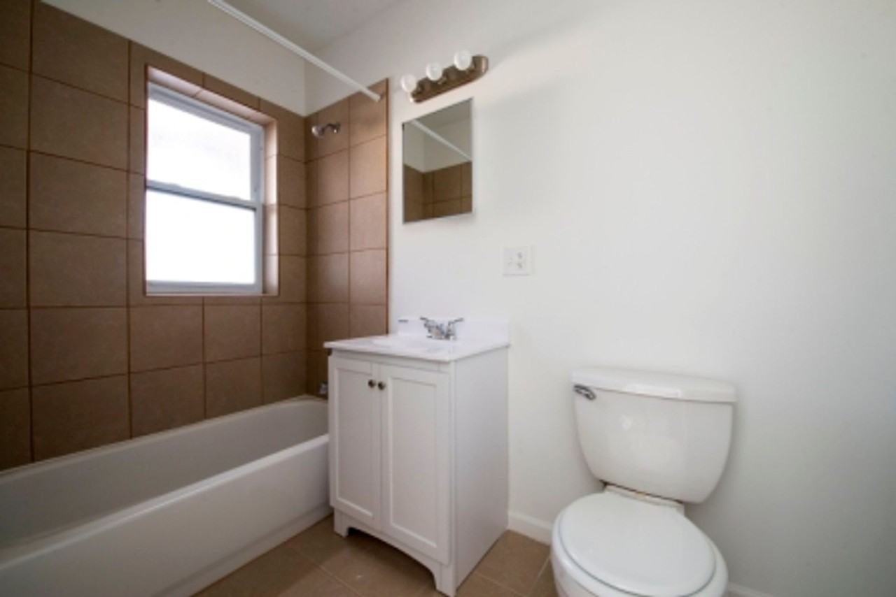 701 N Lotus Ave Chicago, IL 60644 - Photo 2 of 25