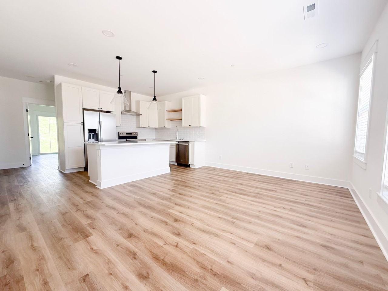 1331 Meridian St - Photo 3 of 44