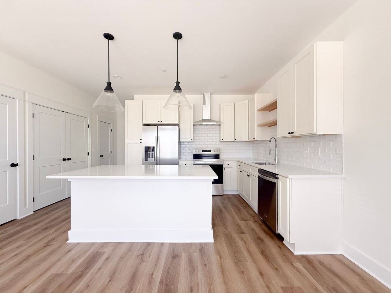 1331 Meridian St - Photo 5 of 44