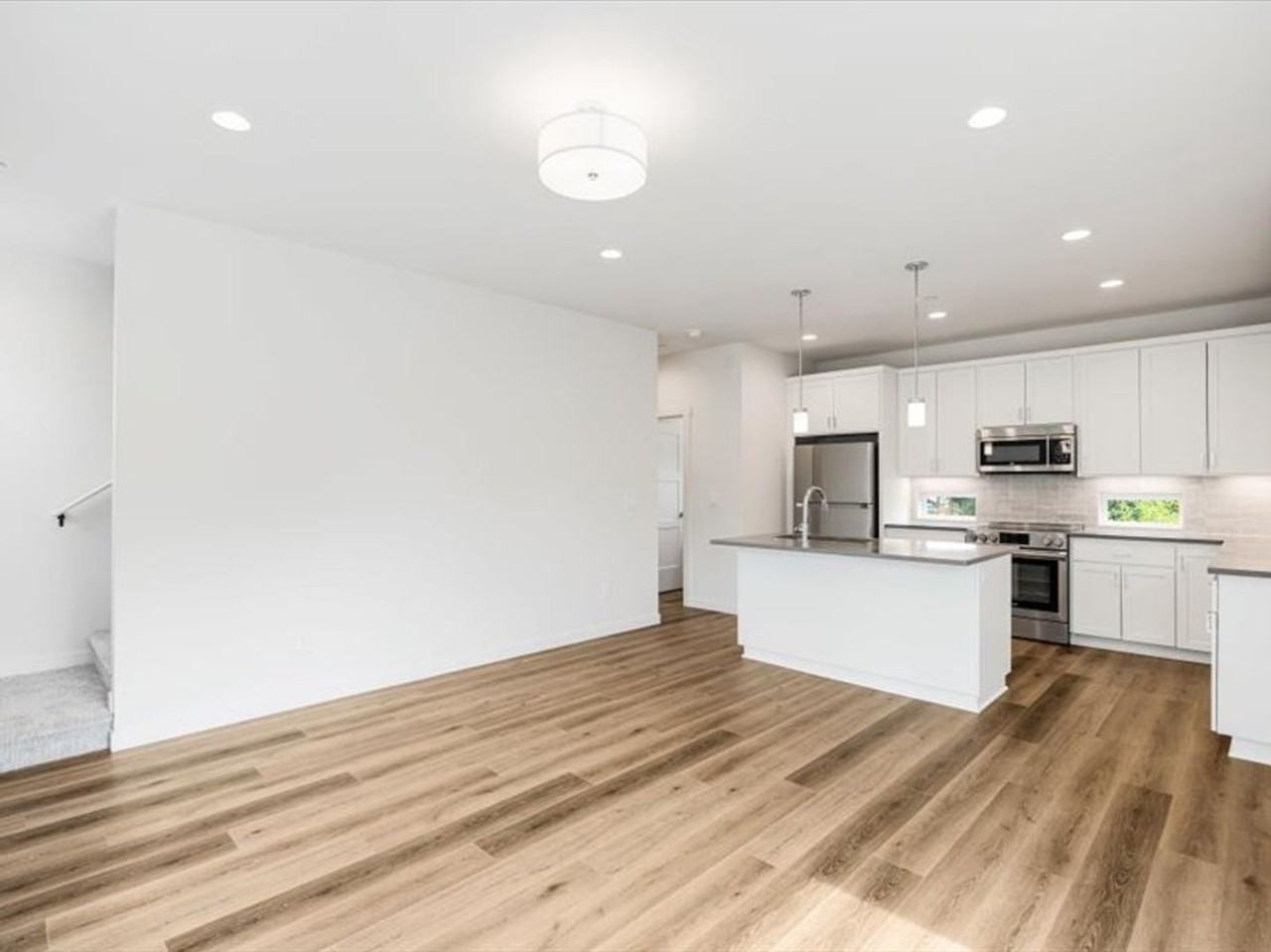 21 Sherrett - Photo 3 of 25