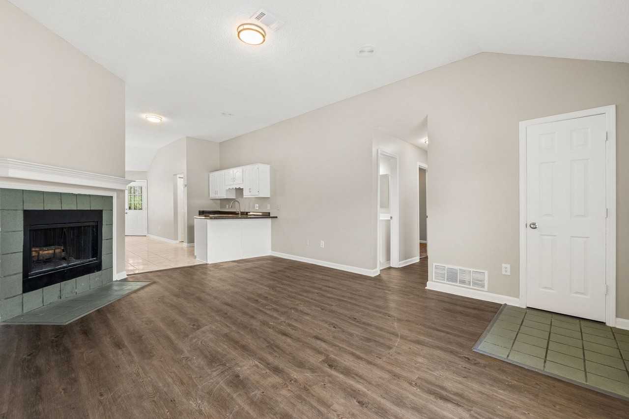 4335 Grand Cedar Ln - Photo 6 of 23