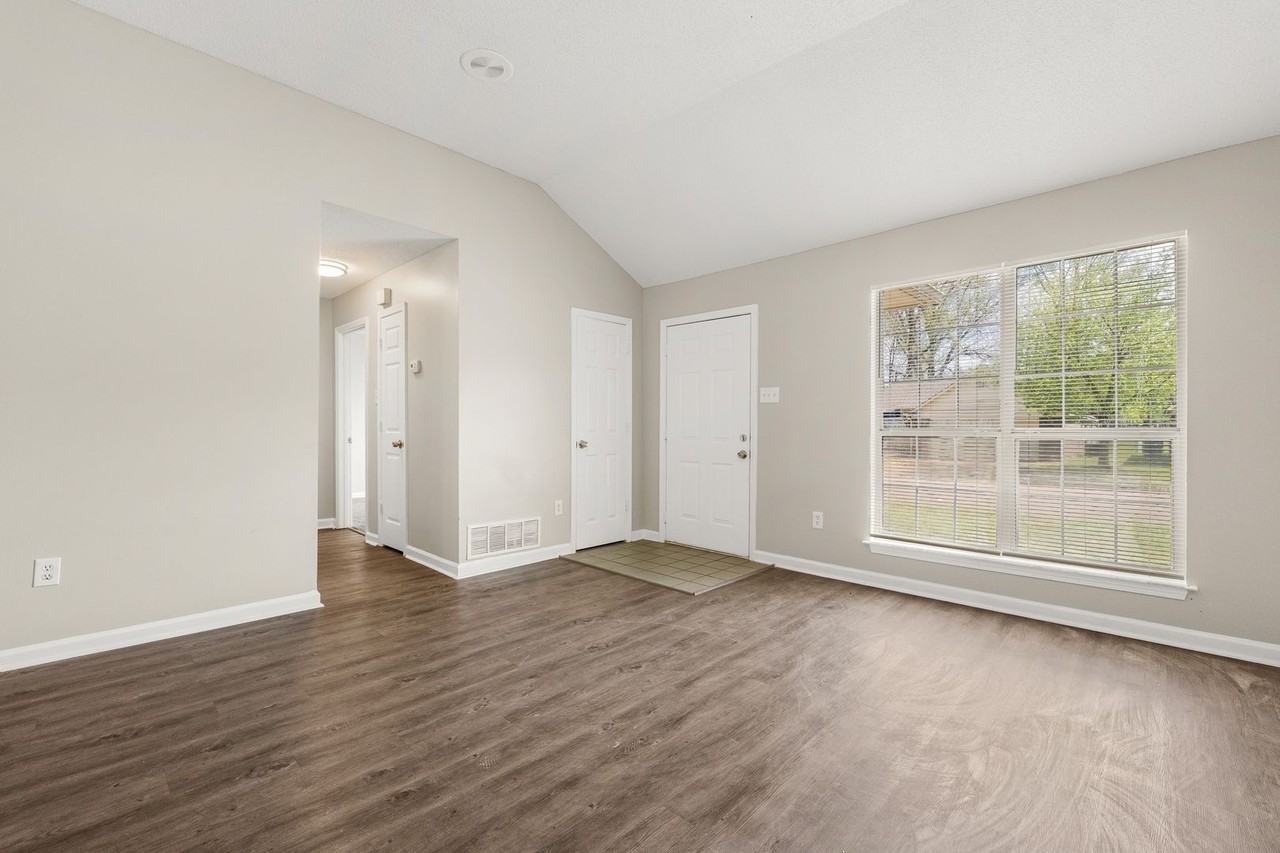 4335 Grand Cedar Ln - Photo 7 of 23