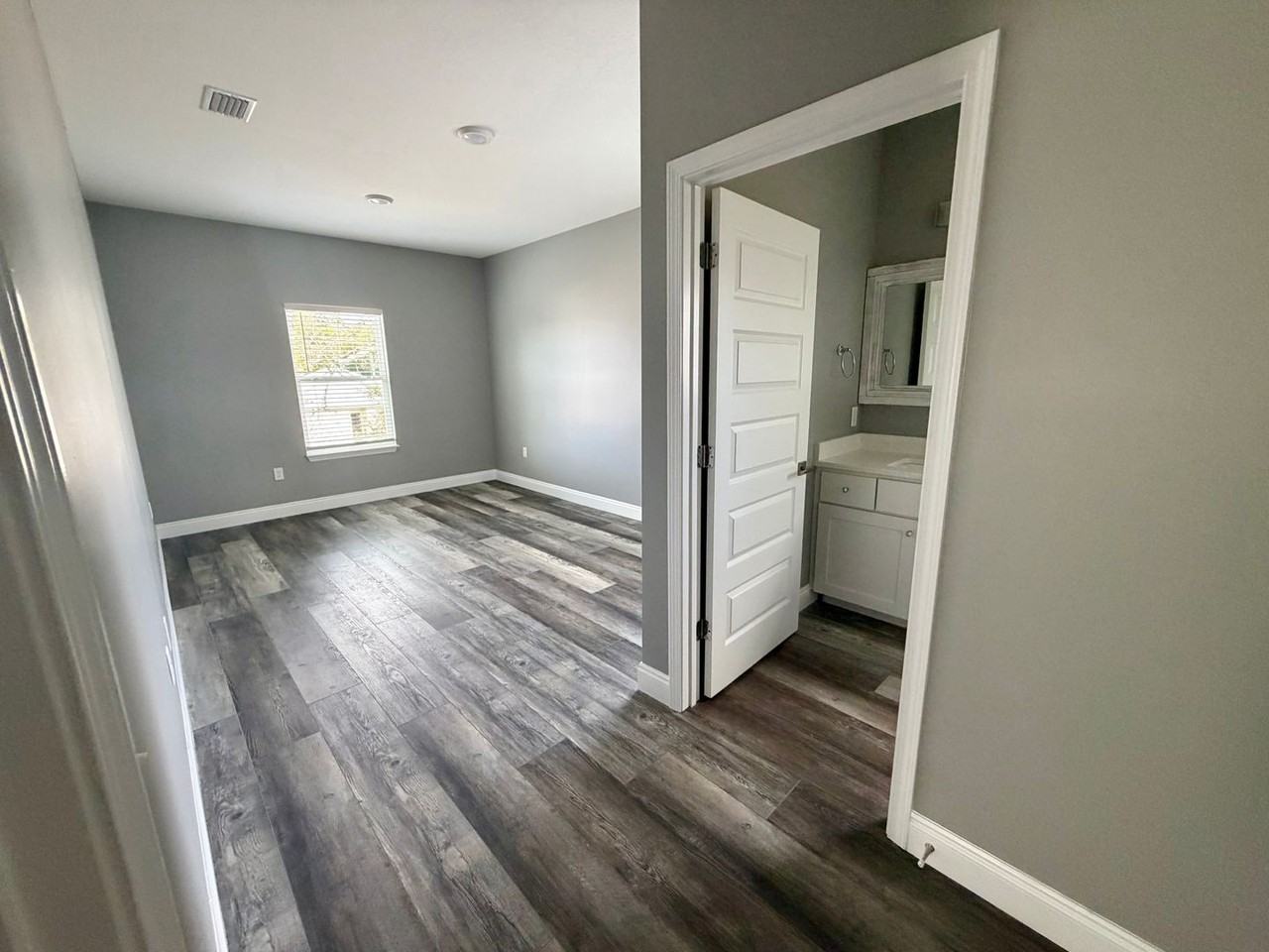 1914 Coach Scovel Way - Photo 6 of 11