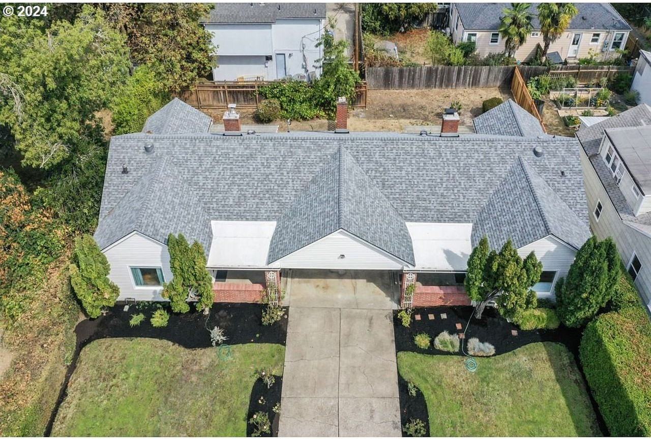 735 E 23rd Ave - Photo 3 of 24