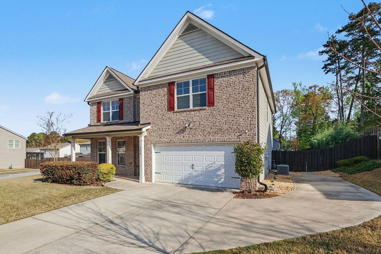 6276 Noreen Way - Photo 3 of 35