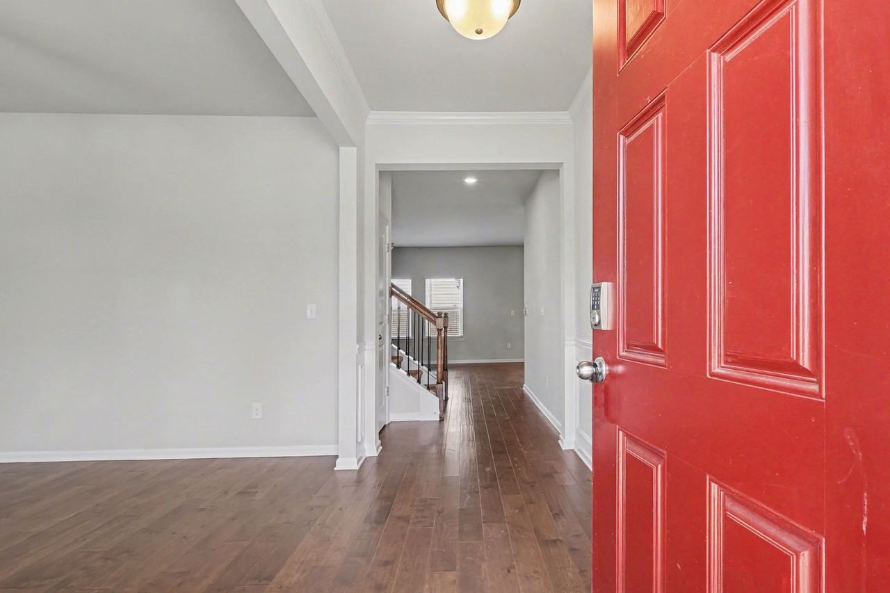 6276 Noreen Way - Photo 6 of 35