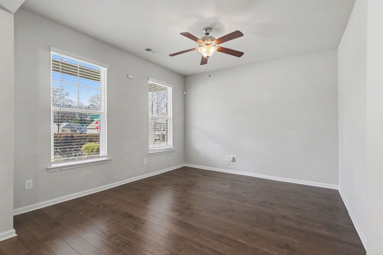 6276 Noreen Way - Photo 7 of 35