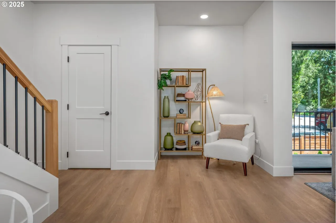 10731 Ne Fremont St - Photo 4 of 32