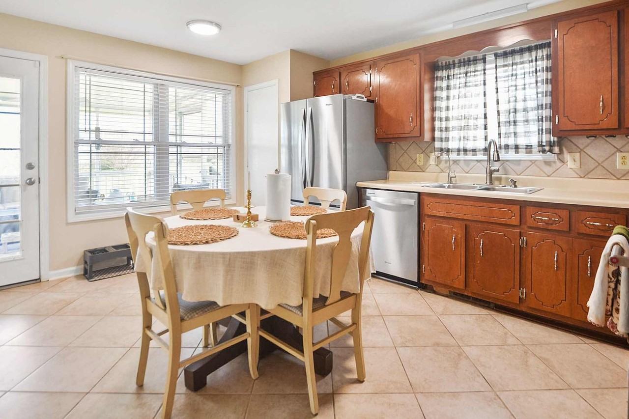 1325 Mile High Ct - Photo 4 of 14