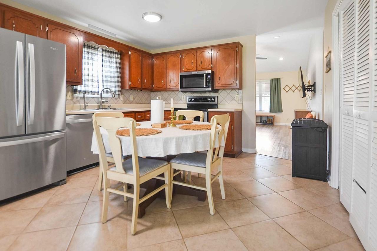 1325 Mile High Ct - Photo 5 of 14