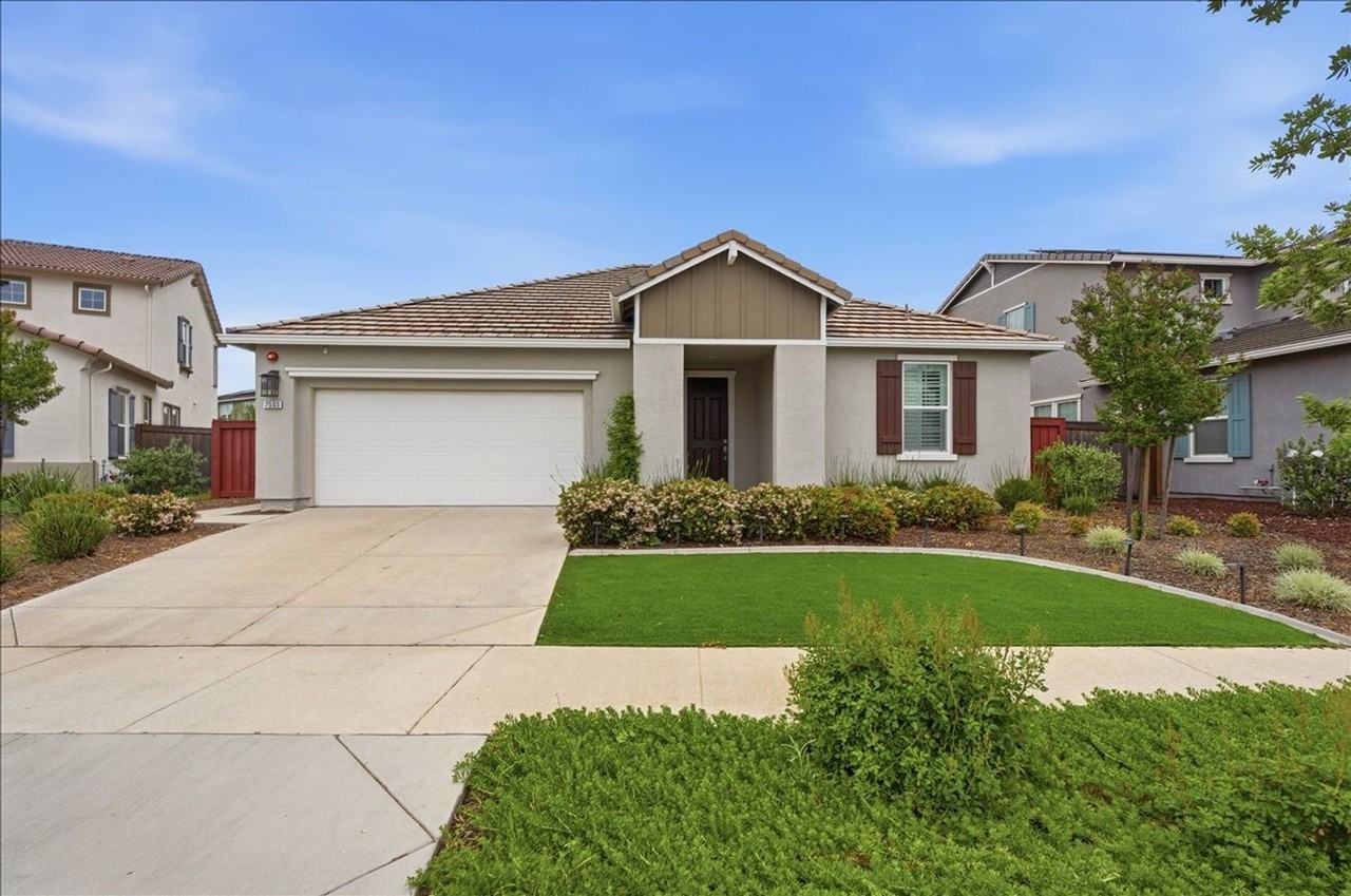 7503 Allan Detrick Ave - Photo 2 of 38