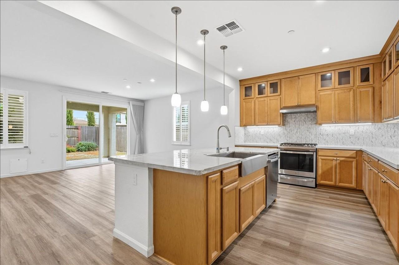 7503 Allan Detrick Ave - Photo 5 of 38