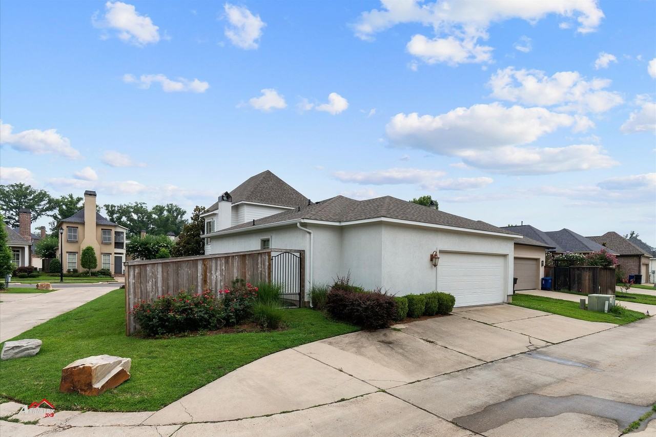 2017 Fairwoods Dr - Photo 3 of 36