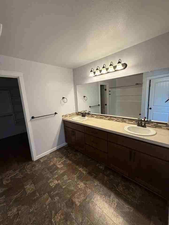 4230 Sagecrest Dr Ne - Photo 7 of 42