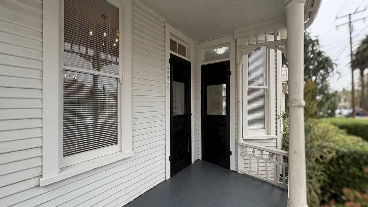 256 Nordina St - Photo 2 of 24