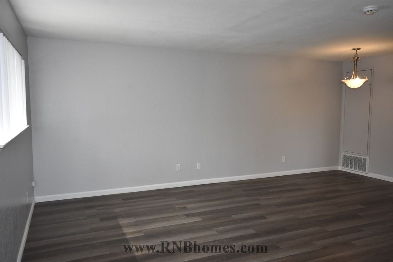 4725 Hayford Way #4 - Photo 5 of 14