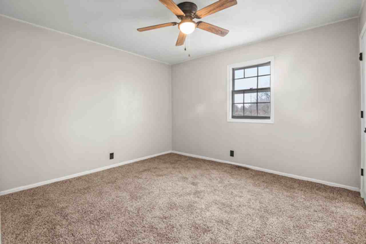 246 Se 101st Rd - Photo 3 of 30