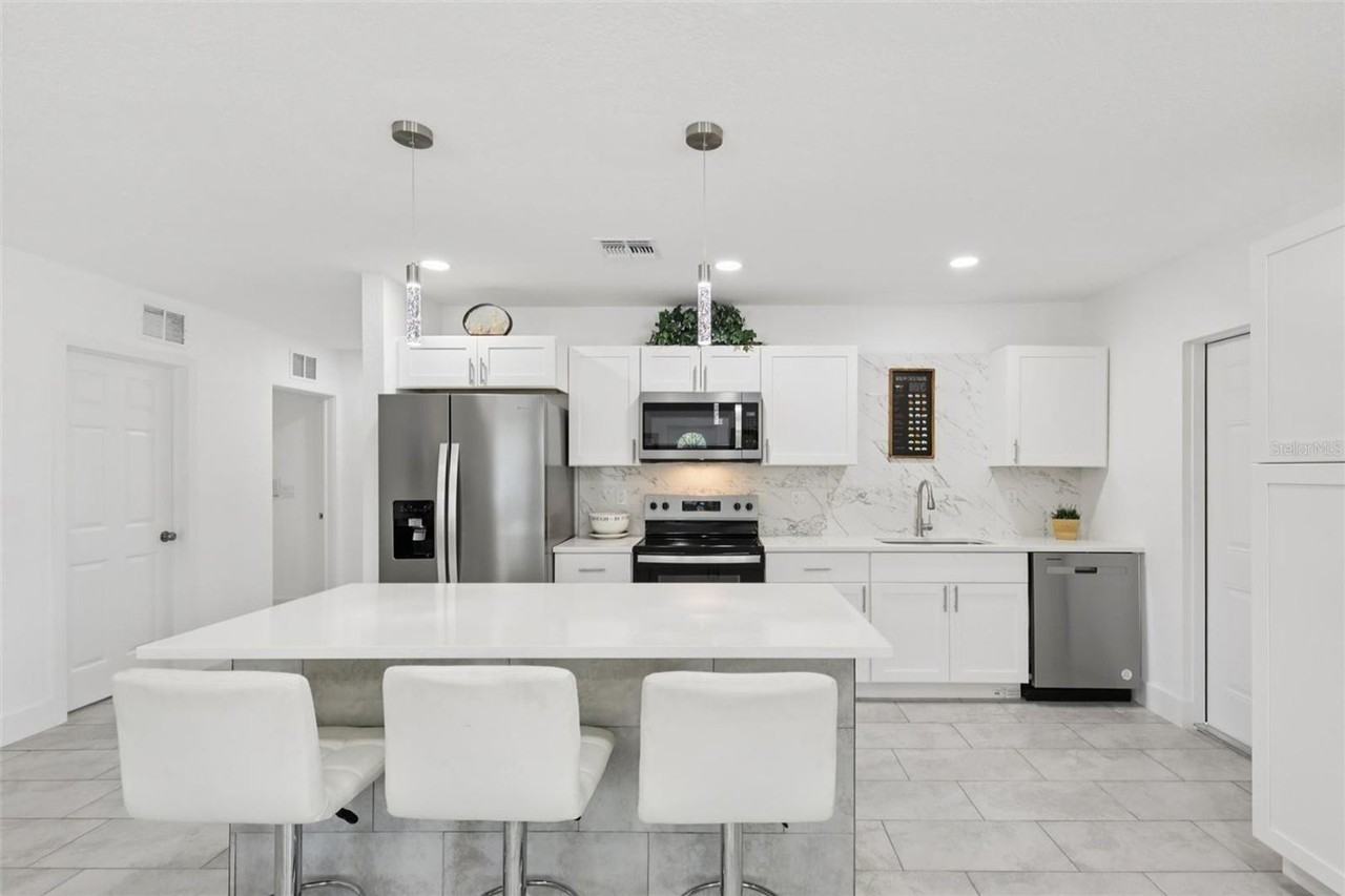 3530 Goodrich Ave - Photo 2 of 25