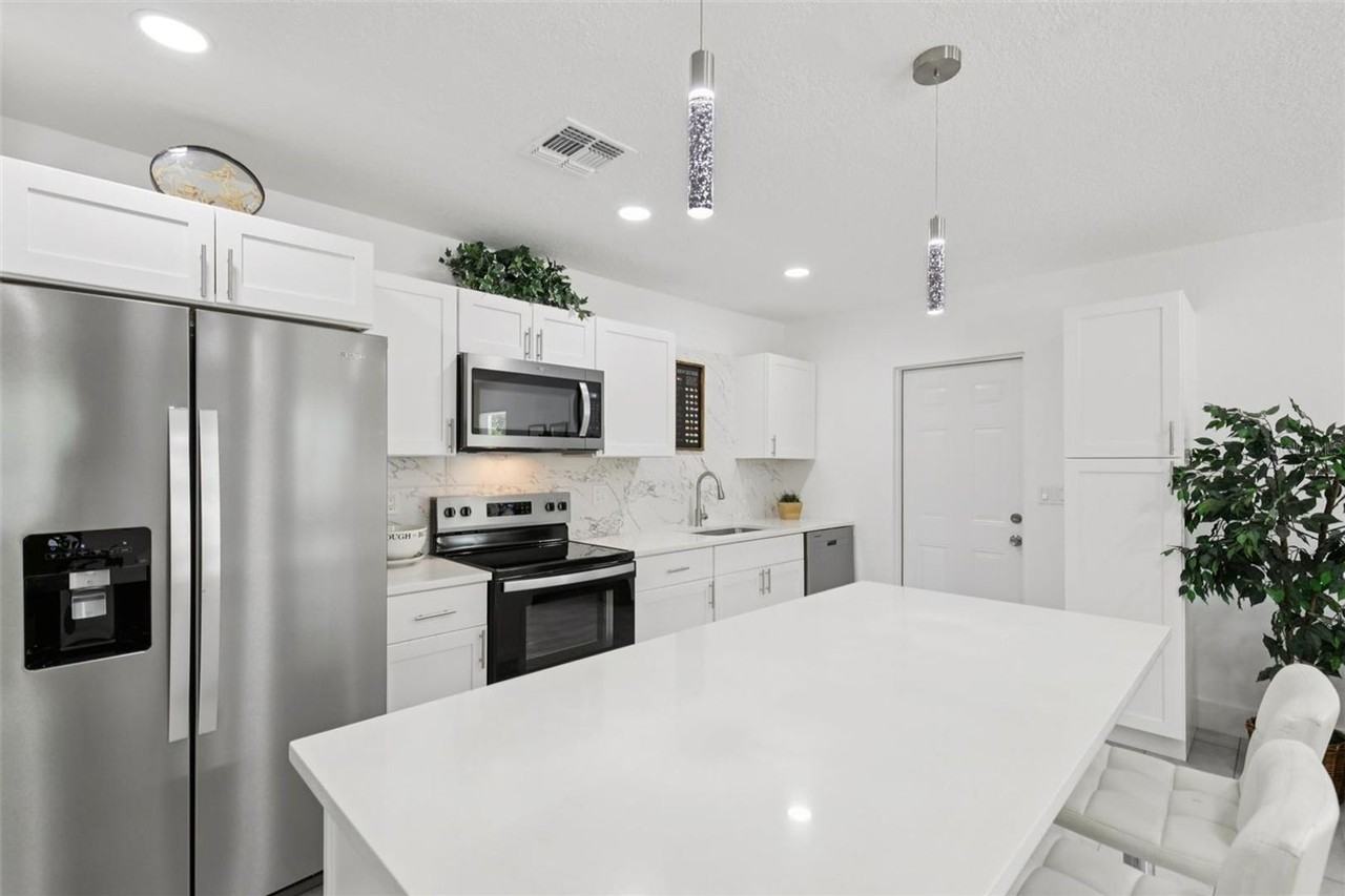 3530 Goodrich Ave - Photo 3 of 25