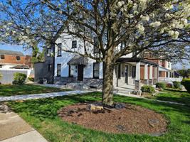 featured image of 101 E 35th St