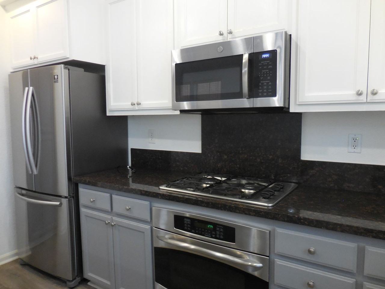 2708 Soho Ln - Photo 5 of 29