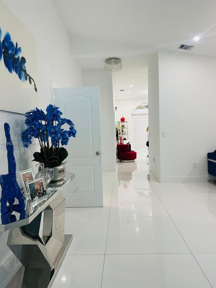 3482 Sw 152nd Pl - Photo 6 of 23