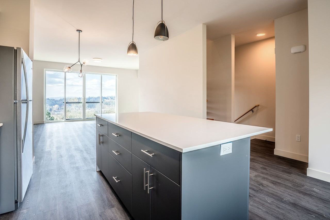 Skyridge Townhouses – Modern 3 - Photo 5 of 50