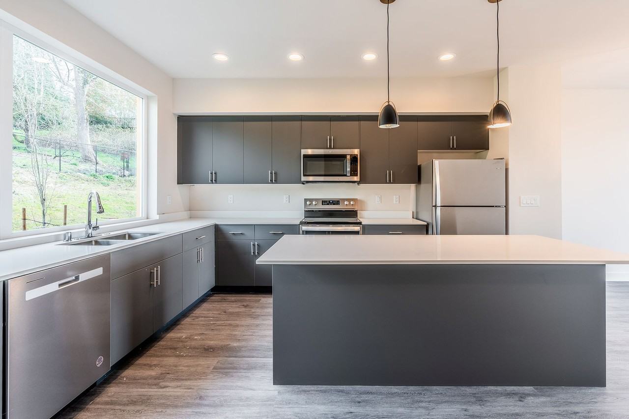 Skyridge Townhouses – Modern 3 - Photo 6 of 50