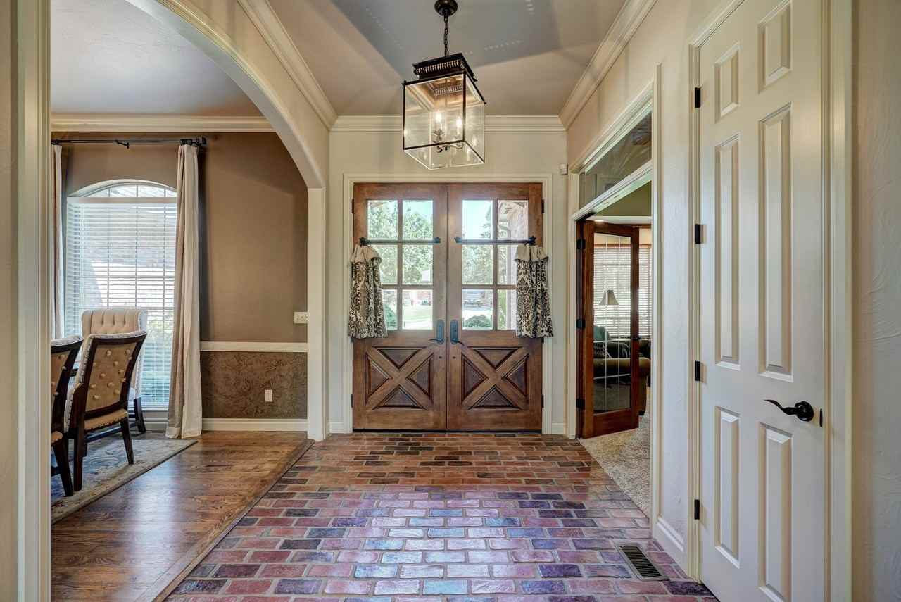 3116 Beacon Hill St - Photo 4 of 39