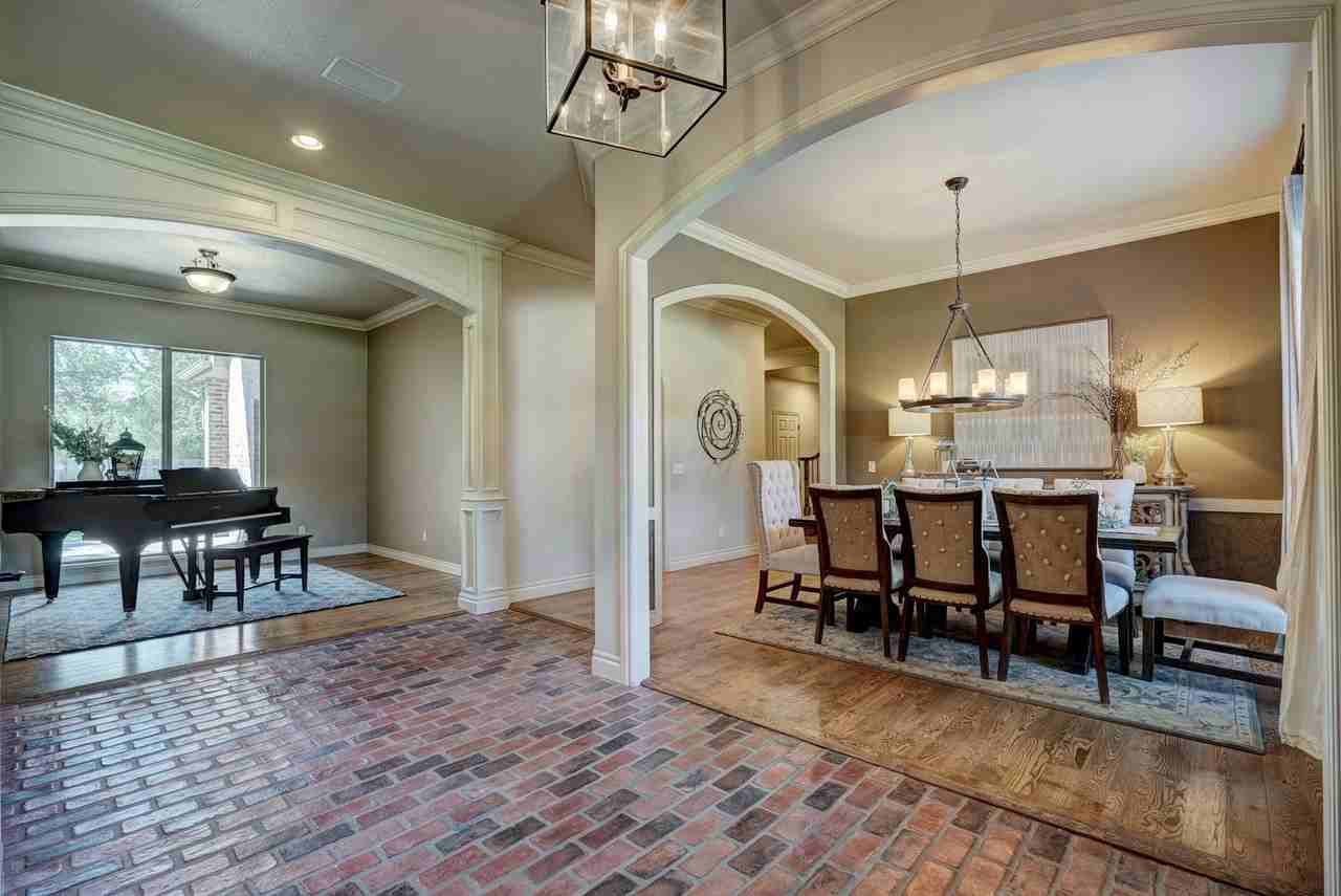 3116 Beacon Hill St - Photo 6 of 39