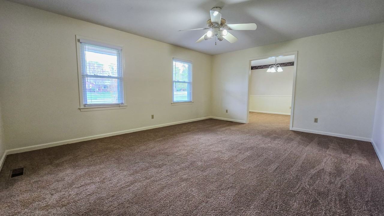 2460 Sedalia Dr - Photo 7 of 15