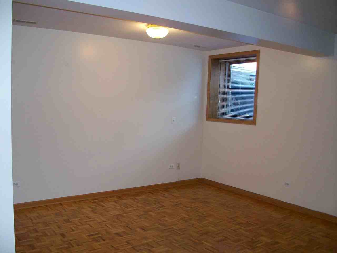 4043 N Sheridan Rd - Photo 4 of 12